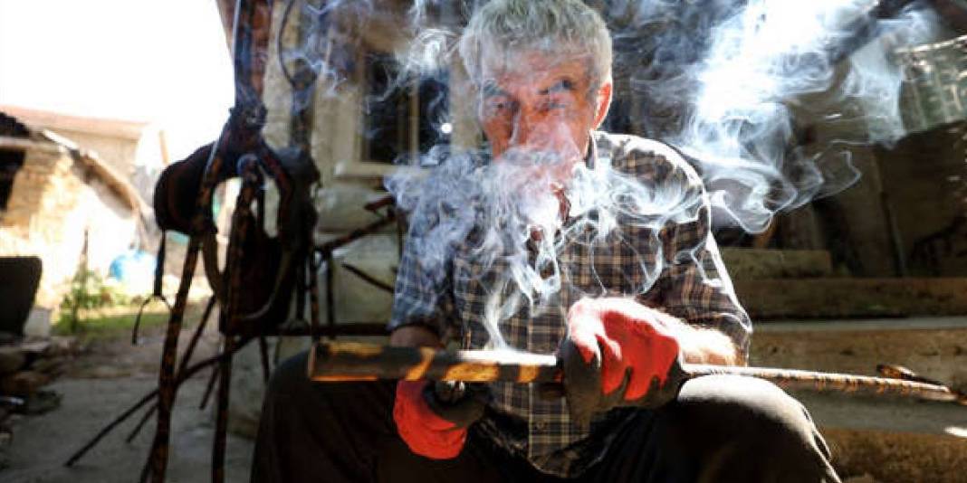 Doğadan topluyor, kendi eliyle dönüştürüyor! 71 yaşında elinin emeğini sergiliyor: Çeşit çeşit, desen desen! 1